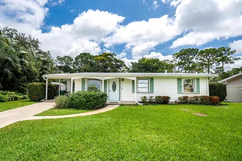 501 Coconut Ave E, Port Saint Lucie, FL 34952