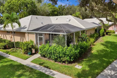 4202 Ridgewood Ct, Palm Beach Gardens, FL 33403