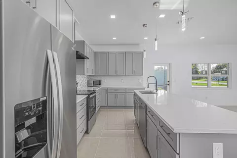 5310 Deleon Ave, Fort Pierce, FL 34951