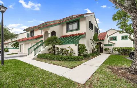 3 Lexington Ln E #D, Palm Beach Gardens, FL 33418