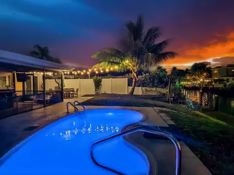330 SE 9th St, Pompano Beach, FL 33060