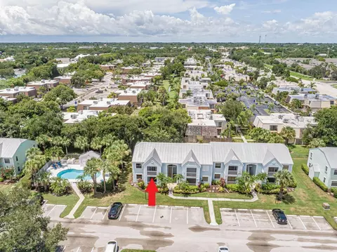 1135 3rd Ave #201, Vero Beach, FL 32960