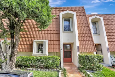 11571 NW 2 St, Plantation, FL 33325
