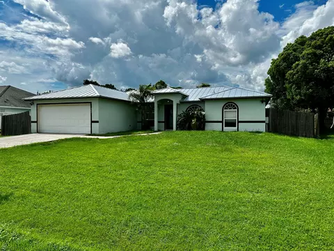 385 SW Nativity Ter, Port Saint Lucie, FL 34984