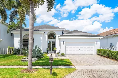 5712 Regency Cir E, Boca Raton, FL 33496
