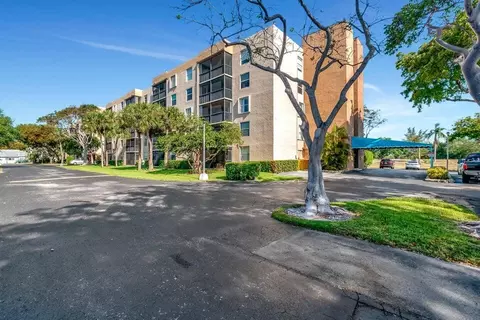 5260 NW 2 Nd Ave #407, Boca Raton, FL 33487