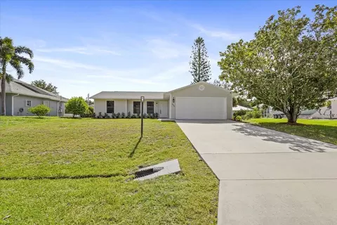 425 Peterson St, Sebastian, FL 32958
