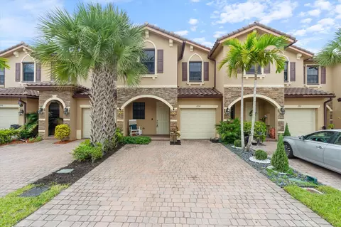 2714 NW 55th Ave, Margate, FL 33063