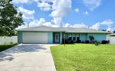 102 SW Fairchild Ave, Port Saint Lucie, FL 34984
