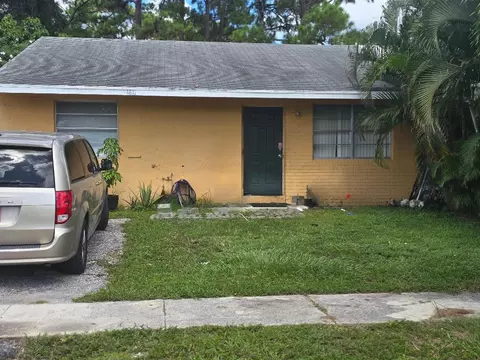4811 Gladiator Cir, Greenacres, FL 33463