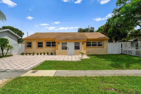91 NW 28th Ave, Boynton Beach, FL 33435