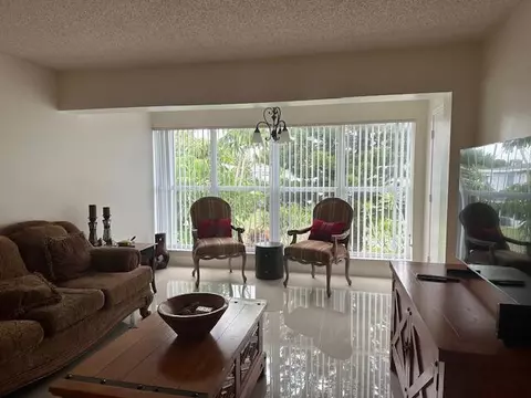 2810 SW 13th St #202, Delray Beach, FL 33445