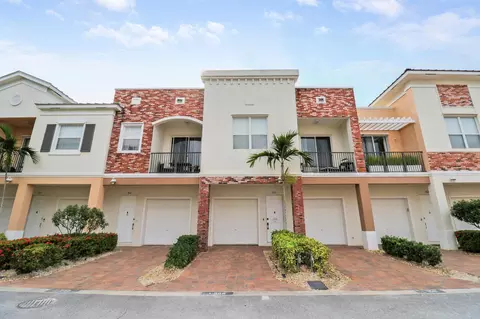 10560 SW Stephanie Way #1-209, Port Saint Lucie, FL 34987