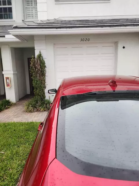 3020 NW 30th Way, Oakland Park, FL 33311