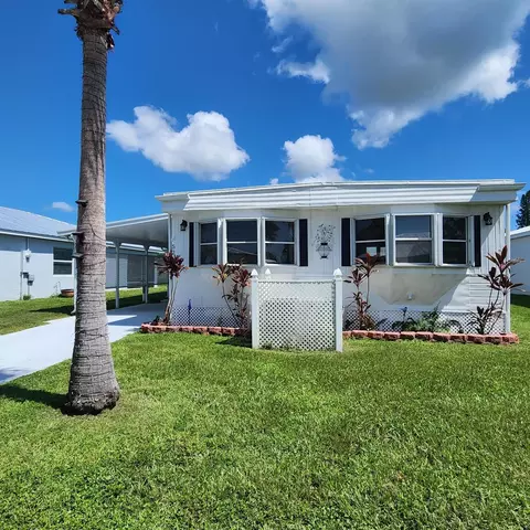 52 Spanish Way, Port Saint Lucie, FL 34952