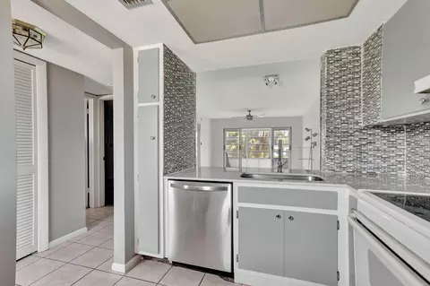 1101 Crystal Lake Dr #203, Pompano Beach, FL 33064