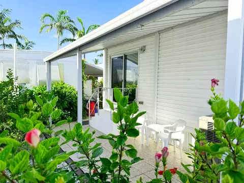 13 Hibiscus Dr #H, Briny Breezes, FL 33435