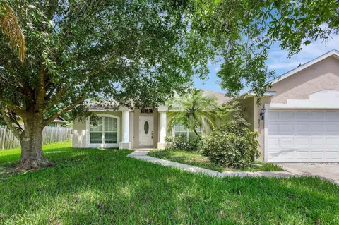 807 SE Carnival Ave, Port Saint Lucie, FL 34983