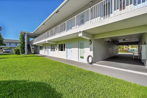 2110 NE 42nd St #3B, Lighthouse Point, FL 33064