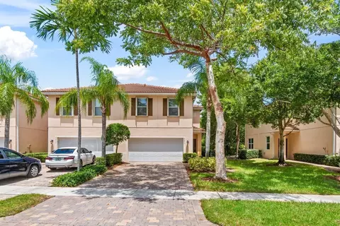 6455 Azura Lake Rd, Lake Worth, FL 33463