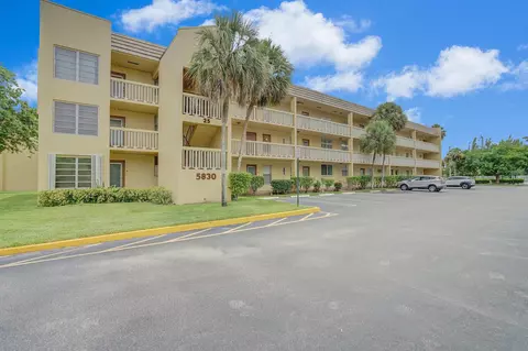 5830 NW 64th Ave #211, Tamarac, FL 33319