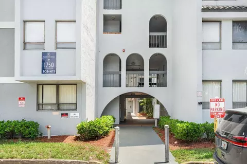 1750 N Congress Ave #411, West Palm Beach, FL 33401