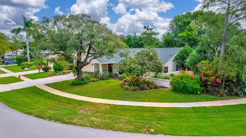 1824 Primrose Ln, Wellington, FL 33414