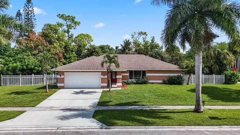 100 Mimosa St, Royal Palm Beach, FL 33411