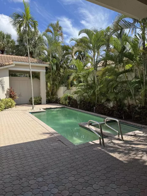 6689 NW 23rd Ter, Boca Raton, FL 33496