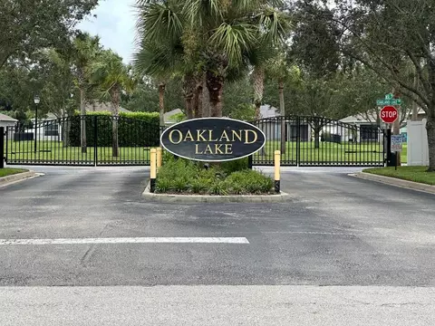 5230 Oakland Lake Cir, Fort Pierce, FL 34951