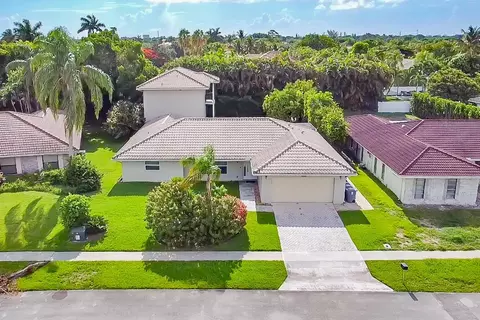 7304 San Sebastian Dr, Boca Raton, FL 33433
