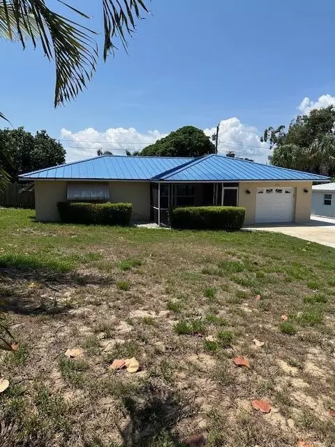 2572 NE Mildred St, Jensen Beach, FL 34957