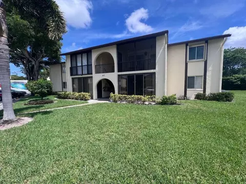 5900 Whispering Pne #B-2, Greenacres, FL 33463