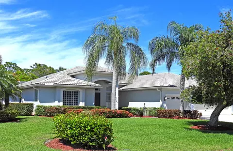 2225 SE Montrose Ln, Port Saint Lucie, FL 34952