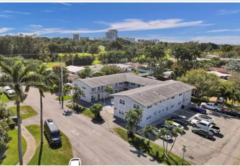 930 N 14th Ct, Hollywood, FL 33020