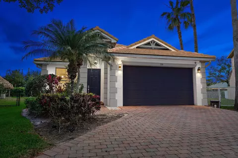 539 Belle Grove Ln, Royal Palm Beach, FL 33411