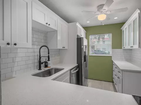 213 Lake Frances Dr #213, West Palm Beach, FL 33411