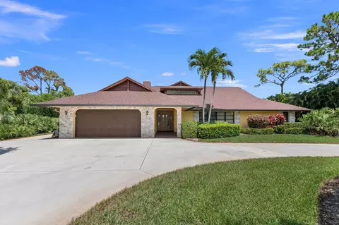 919 NE Juniper Pl, Jensen Beach, FL 34957