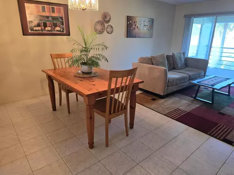 3590 Via Poinciana #210, Lake Worth, FL 33467