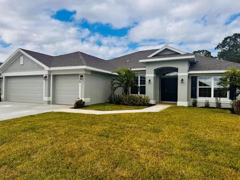 8776 Waterstone Blvd, Fort Pierce, FL 34951