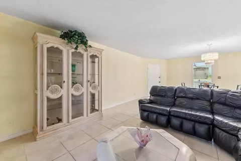 10821 N Military #19, Palm Beach Gardens, FL 33410