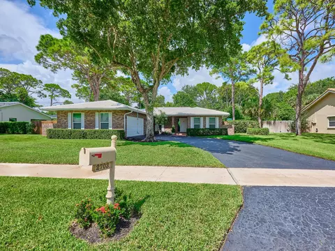 2703 Timbercreek Cir NW, Boca Raton, FL 33431