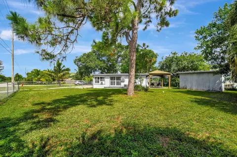 1642 Magnolia Ln, West Palm Beach, FL 33417