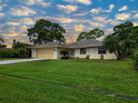 2126 SE Bisbee, Port Saint Lucie, FL 34952