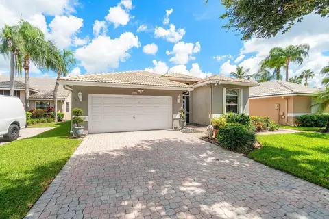 5536 Grande Palm Cir, Delray Beach, FL 33484