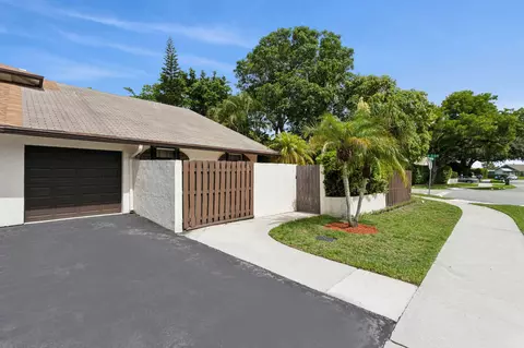 237 SW 27th Ter #0, Delray Beach, FL 33445