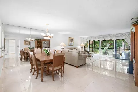 5640 Fairway Park Dr #203, Boynton Beach, FL 33437