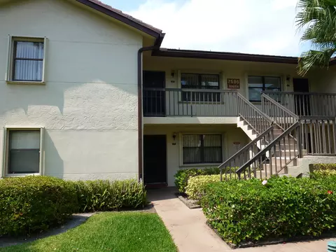 7586 Tahiti Ln #201, Lake Worth, FL 33467