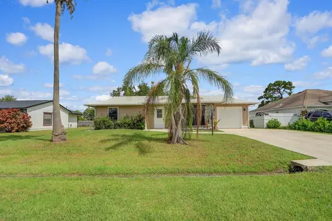581 SW Banks Ter, Port Saint Lucie, FL 34953