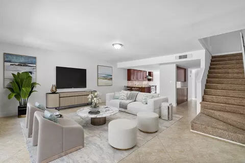 1330 NW 13th St #16, Boca Raton, FL 33486